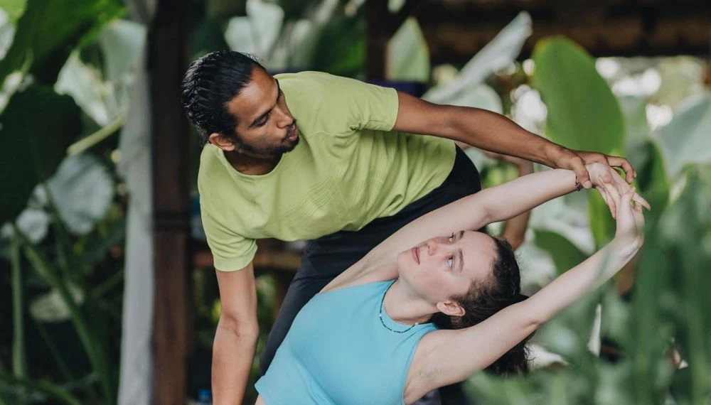 200-hour Yoga Teacher Training in Bali - Gourav teach - ultra wide Horizontal